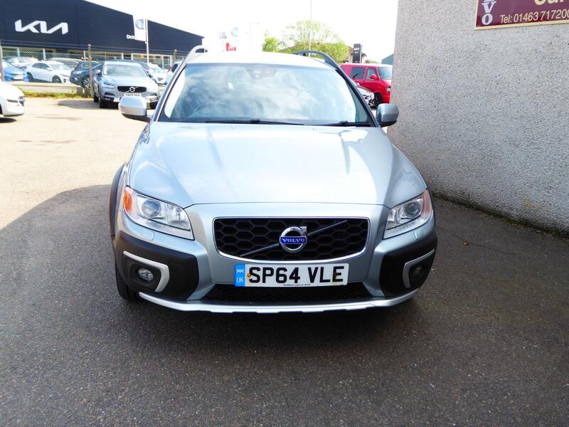 View VOLVO XC70 2.4 D4 SE Lux