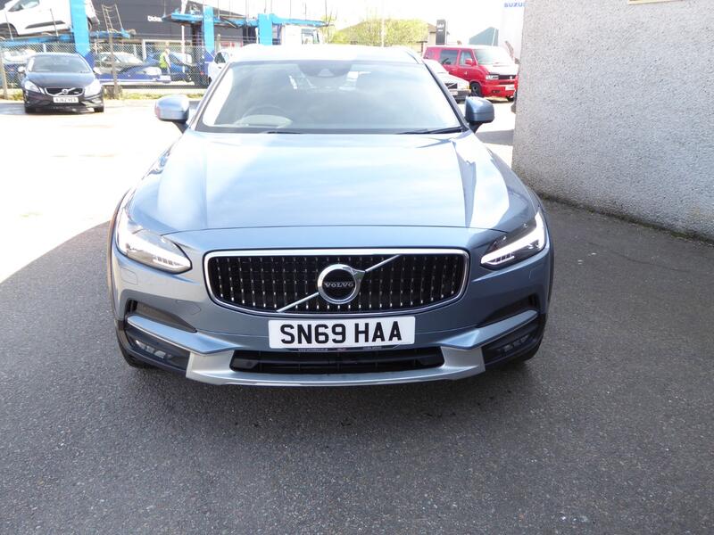View VOLVO V90 CROSS COUNTRY 2.0 Cross Country Plus D4 AWD
