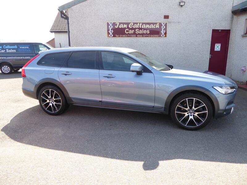 View VOLVO V90 CROSS COUNTRY 2.0 Cross Country Plus D4 AWD