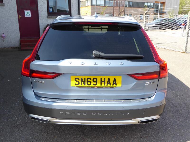 View VOLVO V90 CROSS COUNTRY 2.0 Cross Country Plus D4 AWD