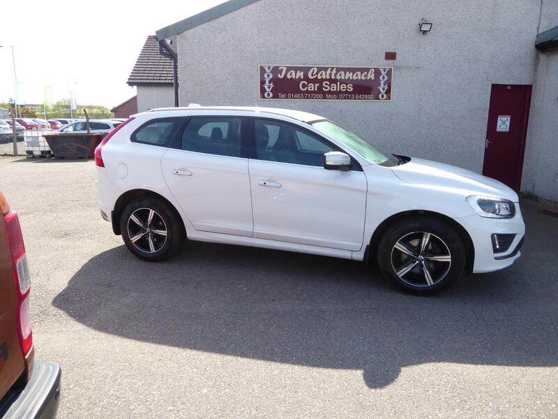 View VOLVO XC60 2.4 R-Design Lux Nav D4 AWD