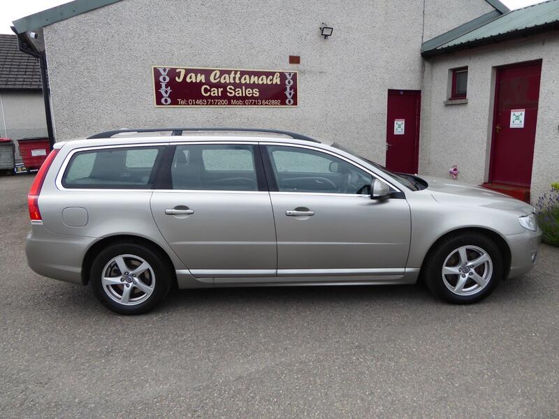 View VOLVO V70 2.4 D5 Business Edition